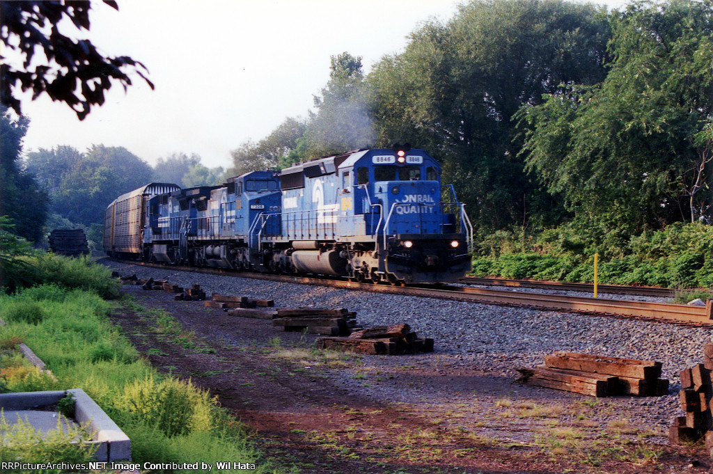 CSX SD40-2 8846